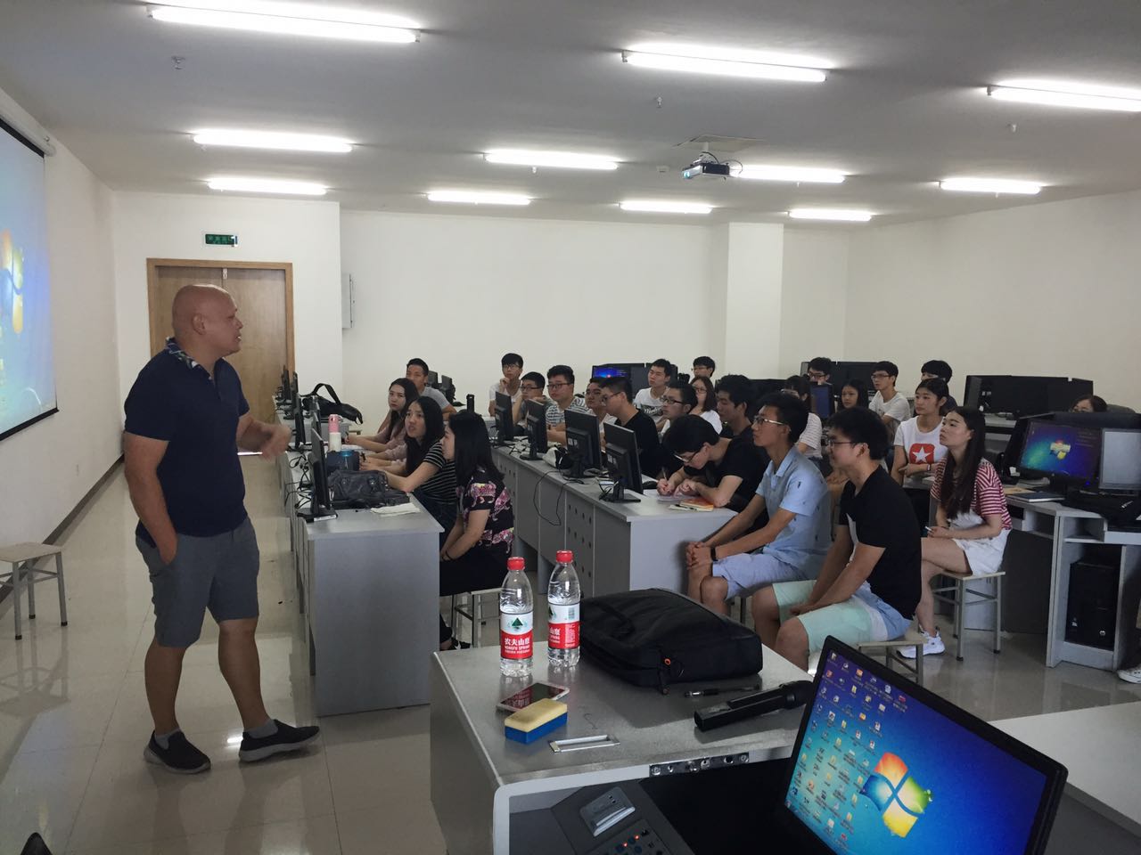 重庆U仕联盟培训部负责人刘林讲话