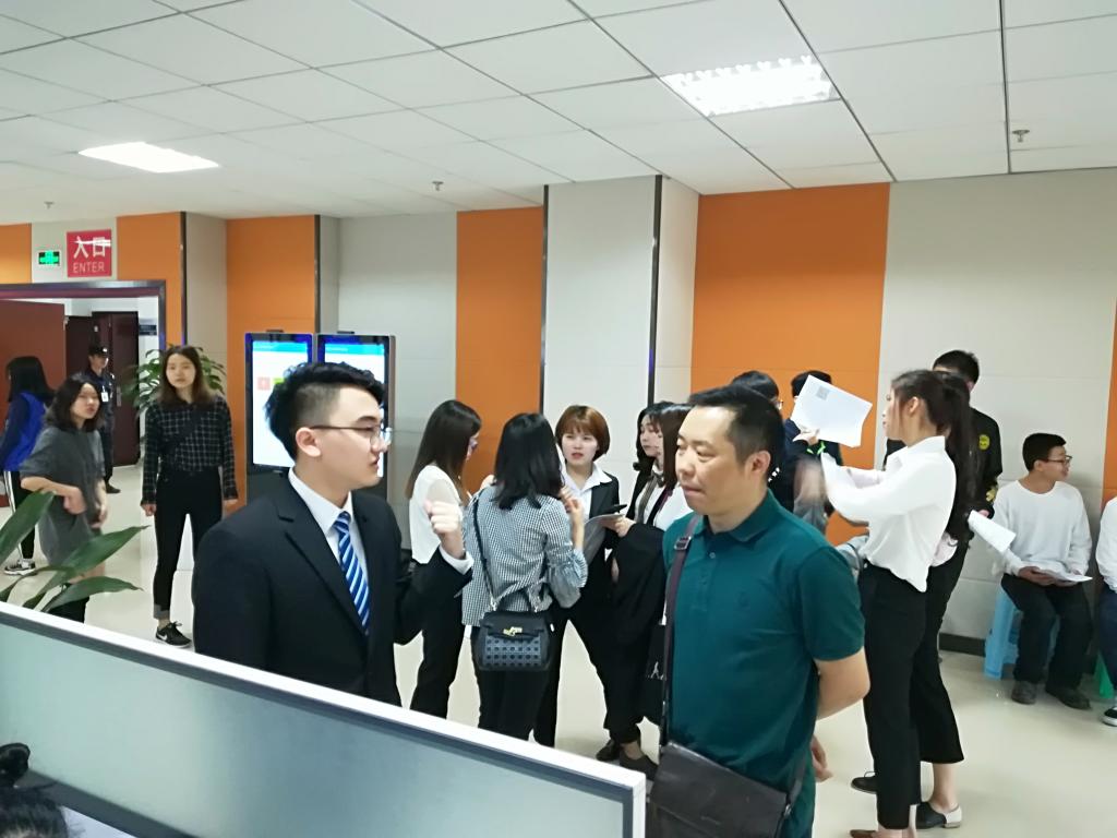 班导师指导学生就业