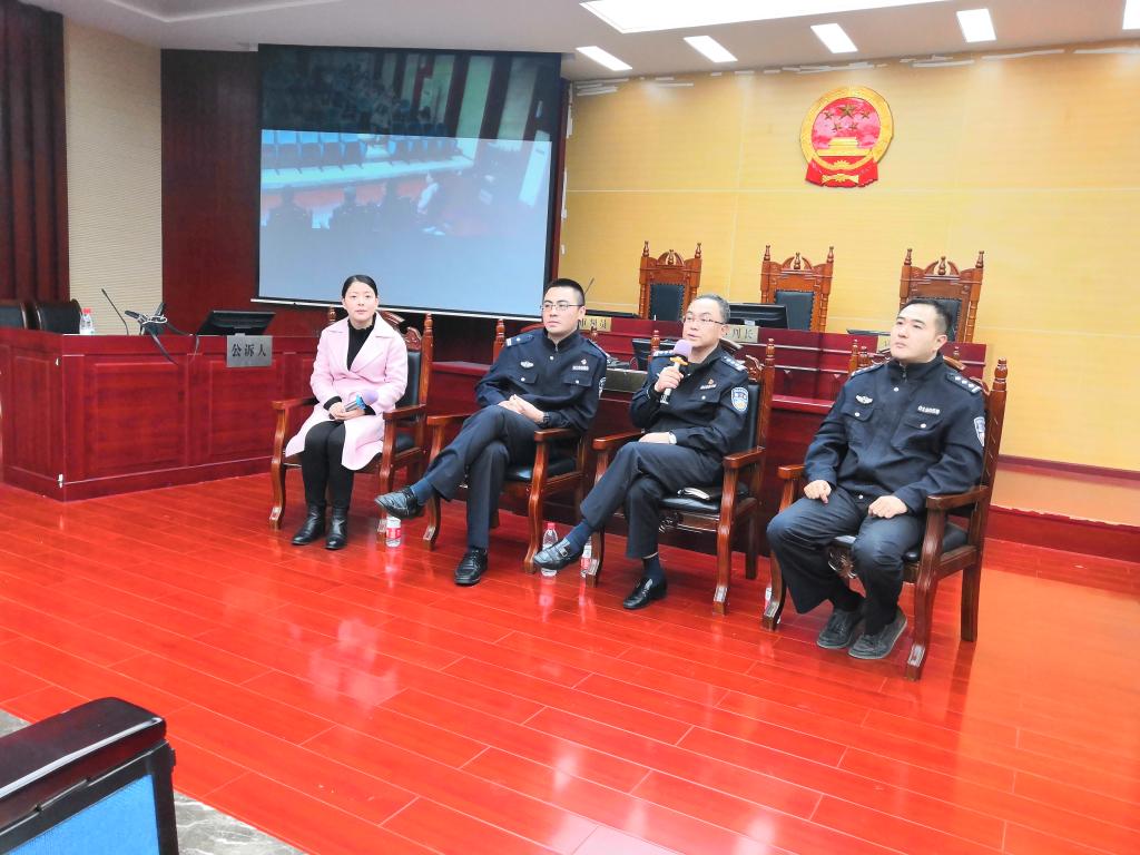 交流座谈会现场
