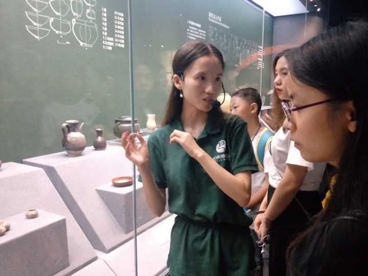 同学们参观重庆市巴南博物馆